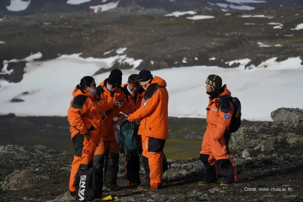 Explore the South Pole